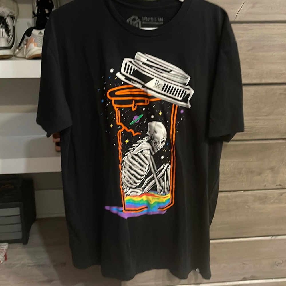 Men’s black tshirt with skeleton, Size XL